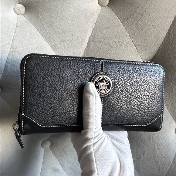 Dooney & Bourke Black Textured Leather wallet - Picture 3 of 14